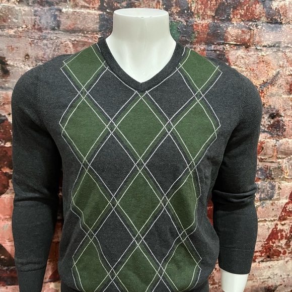 Tommy Hilfiger Other - PREOWNED TOMMY HILFIGER SWEATER DIAMOND PATTERN.